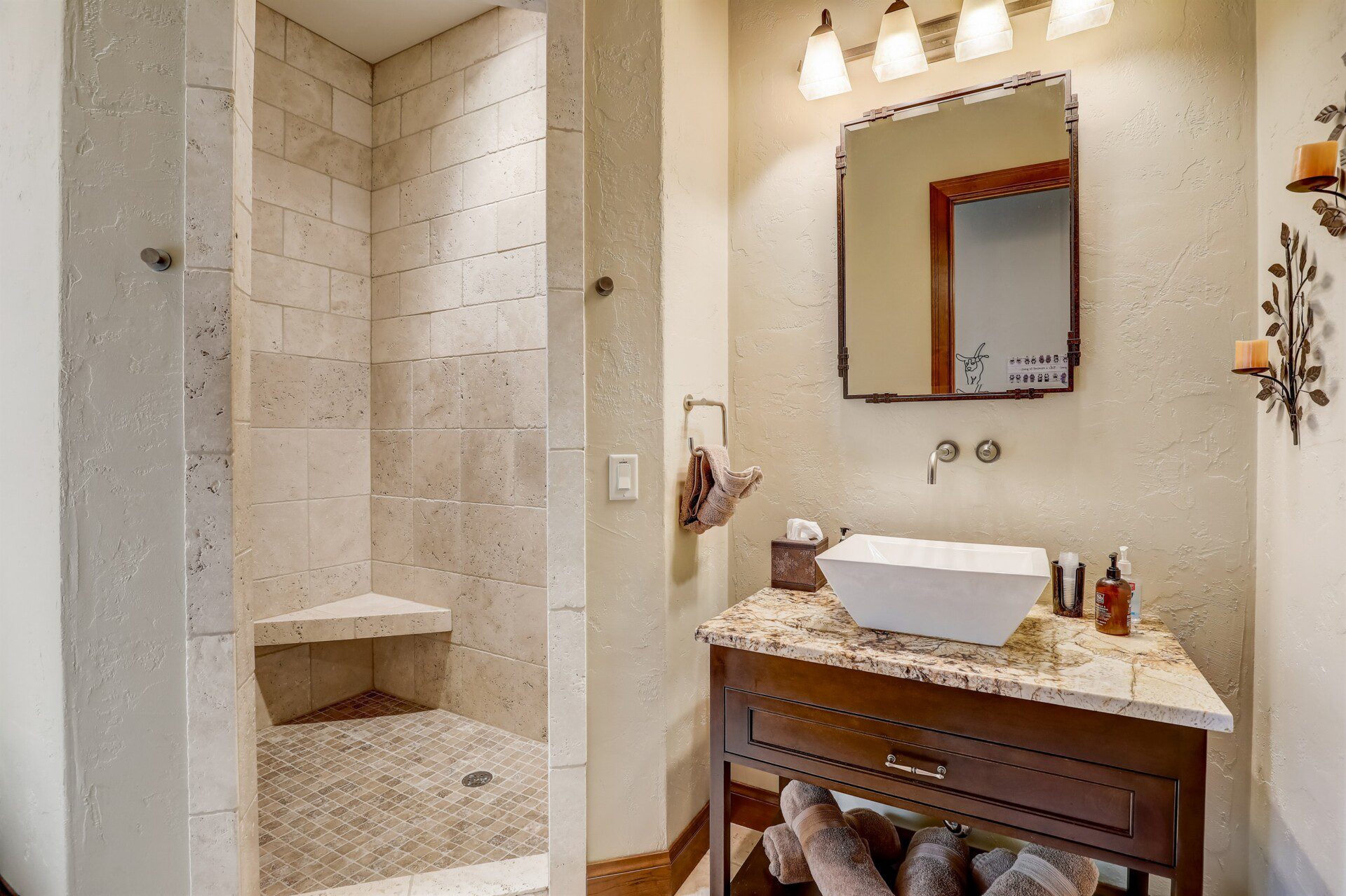 e396400fa02e44f48fb29c2c3afcfb03 LargeOriginal.jpg